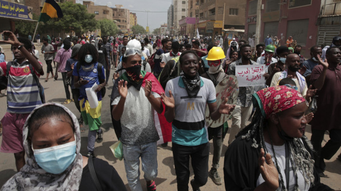 Sudanske snage ispalile suzavac na demonstrante iz naroda Hausa