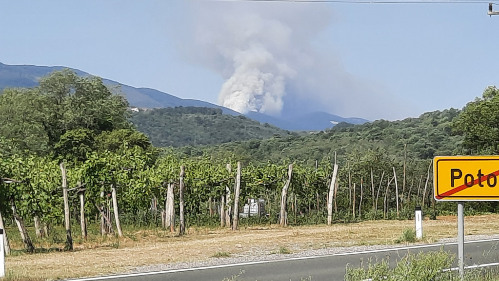 Požar u Sloveniji blizu granice sa Italijom - angažovano više od 180 vatrogasaca