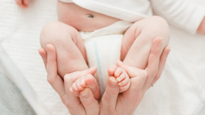 EU propustila da ograniči hemikalije u pelenama, iako istraživanja pokazuju da mogu ugroziti zdravlje beba