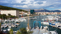 U Splitu turistički brod udario u obalu i potonuo, kapetan priveden