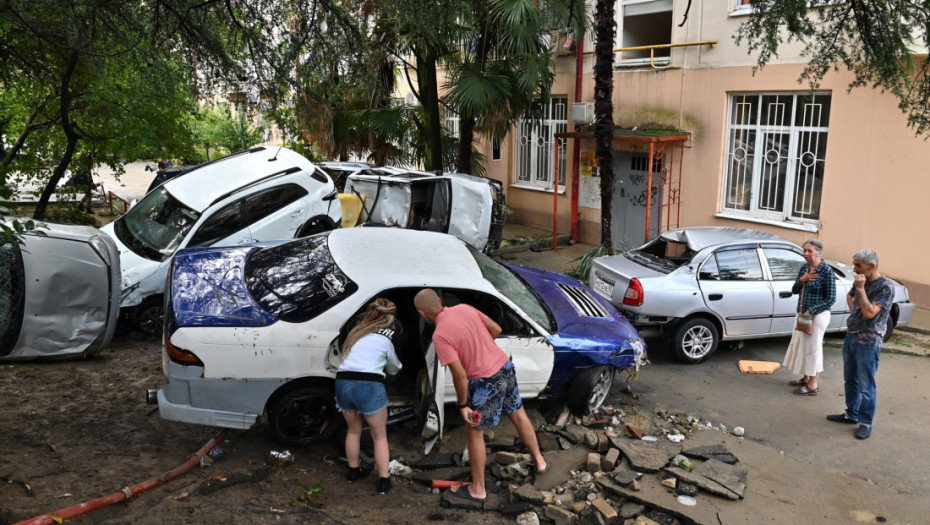 Veliko nevreme u Sočiju, jedna žena stradala