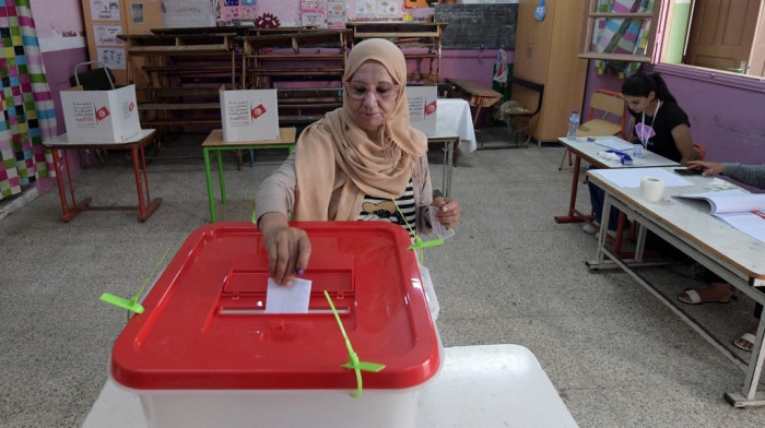 Podržan novi Ustav u Tunisu, opozicija bojkotovala referendum