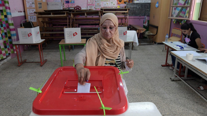 Podržan novi Ustav u Tunisu, opozicija bojkotovala referendum