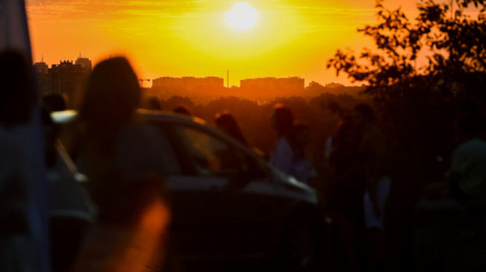 Na snazi narandžasti meteoalarm: Tokom dana do 37 stepeni, ali večeras stižu obilne padavine