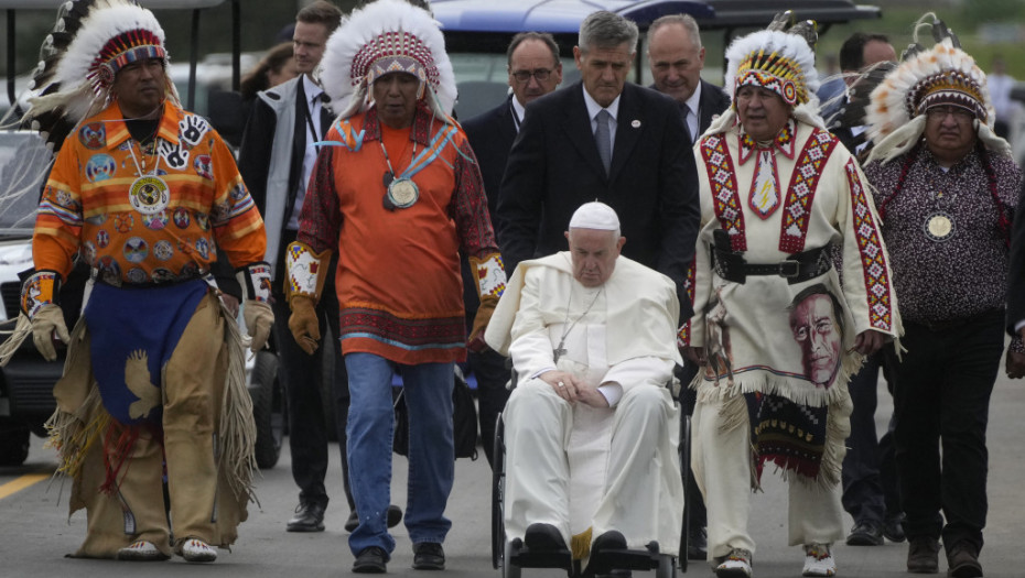 Papa sa starosedelačkim liderima u Kanadi: Boli me što su katolici podržali opresivnu politiku