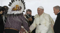 Papa: U Kanadi se desio genocid u crkvenim internatima