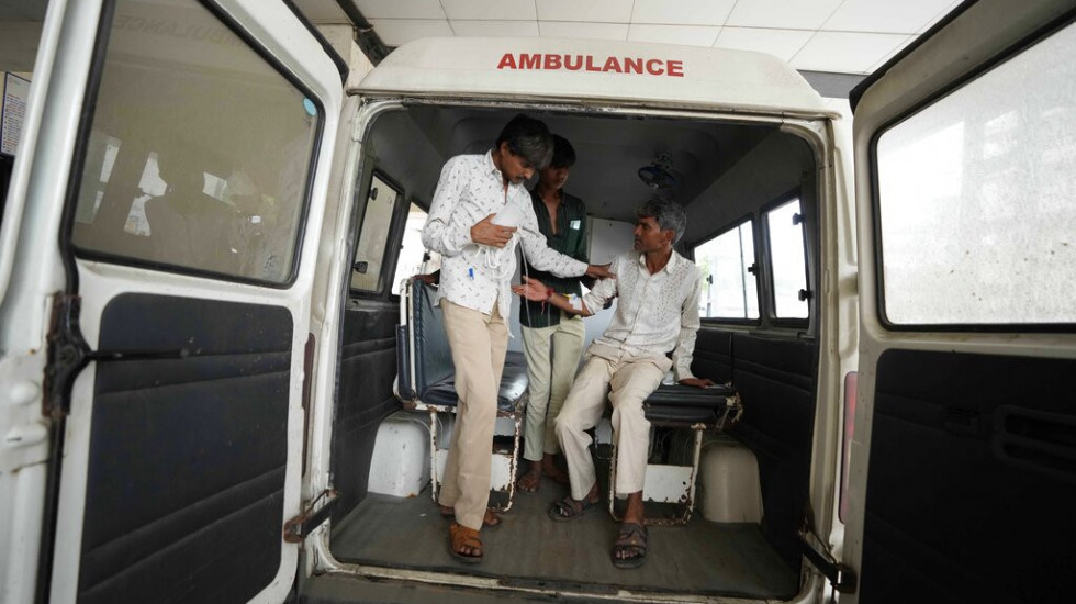 Masovno trovanje alkoholom u Indiji: Najmanje 26 osoba preminulo, više od 30 hospitalizovano