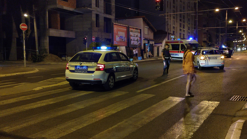 Noć u Beogradu: Muškarac uboden nožem u centru grada, prebačen u Urgentni centar