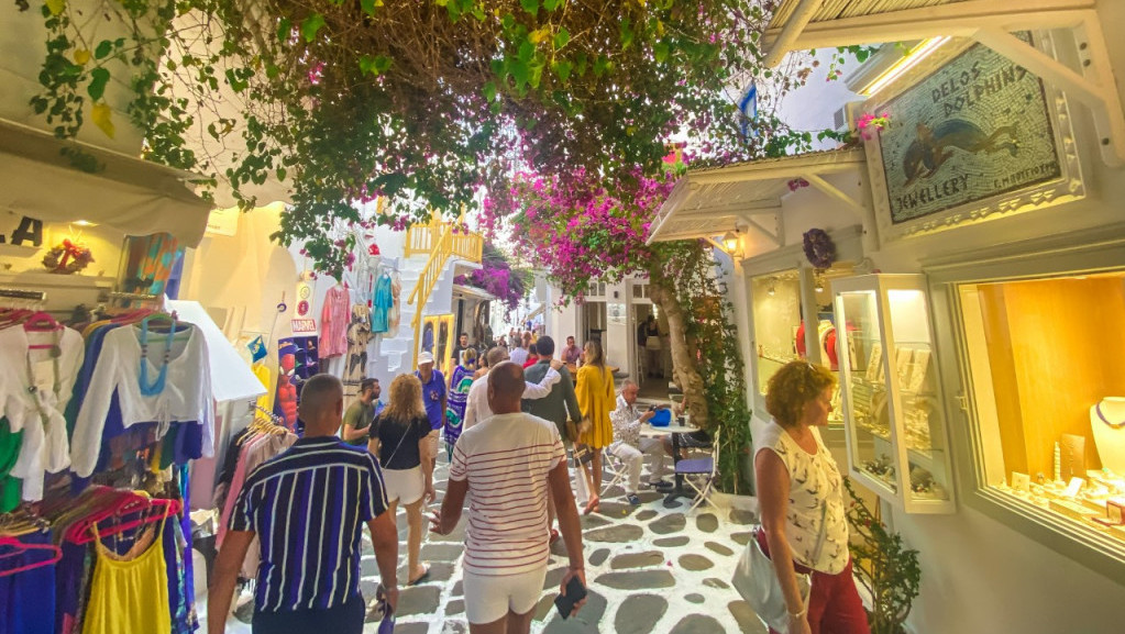 Grčka obara rekorde posećenosti: Najviše turista na Rodosu i Kritu, uglavnom dolaze iz dve evropske zemlje