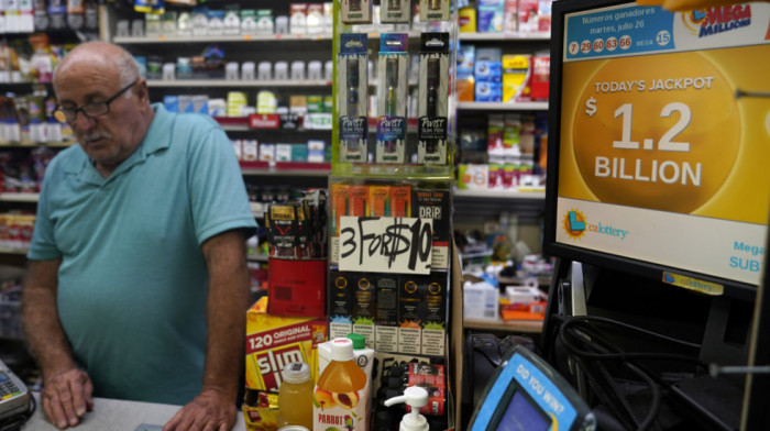 Američkoj privredi preti recesija: Nezaposlenost u SAD u julu porasla na 4,3 odsto, otvoreno samo 114.000 radnih mesta