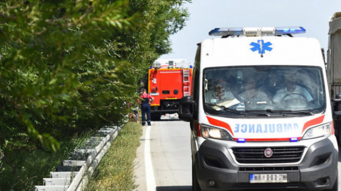 Teška saobraćajna nesreća na auto-putu kod Niša, osmoro povređenih, među njima i deca