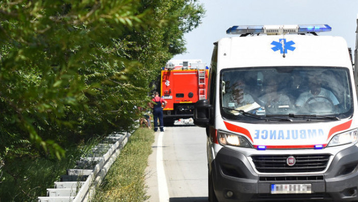 Teška saobraćajna nesreća na putu Požega-Užice: Poginule dve osobe, povređeno troje