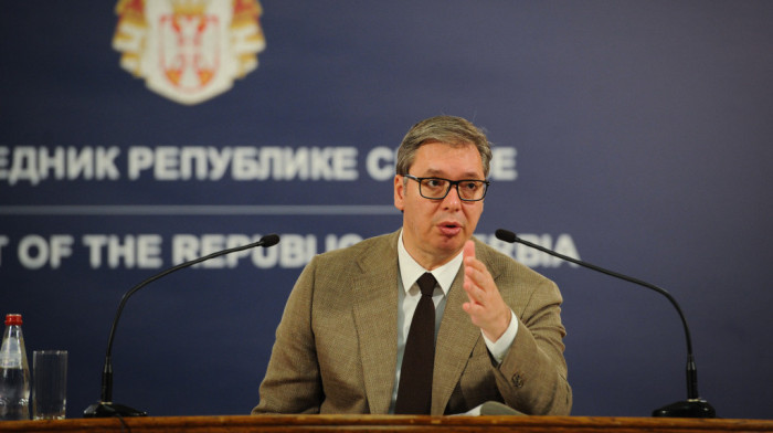 Vučić posle sastanka u Generalštabu: Očekujem da će ovo sutra deeskalirati