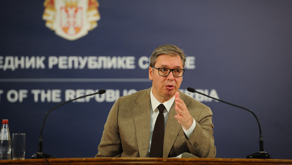 Vučić posle sastanka u Generalštabu: Očekujem da će ovo sutra deeskalirati