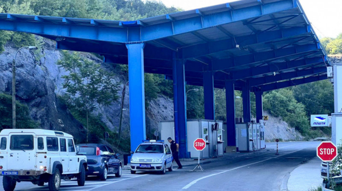 Priveden Srbin na Jarinju zbog sumnje da je vozio robu bez dokumentacije