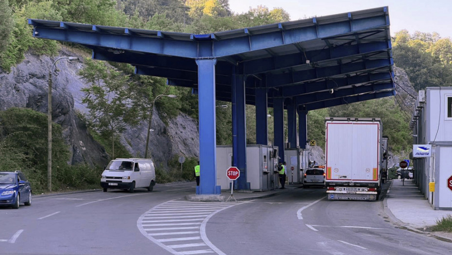 Kosovska policija na Jarinju zabranjuje ulazak vozilima sa KM tablicama