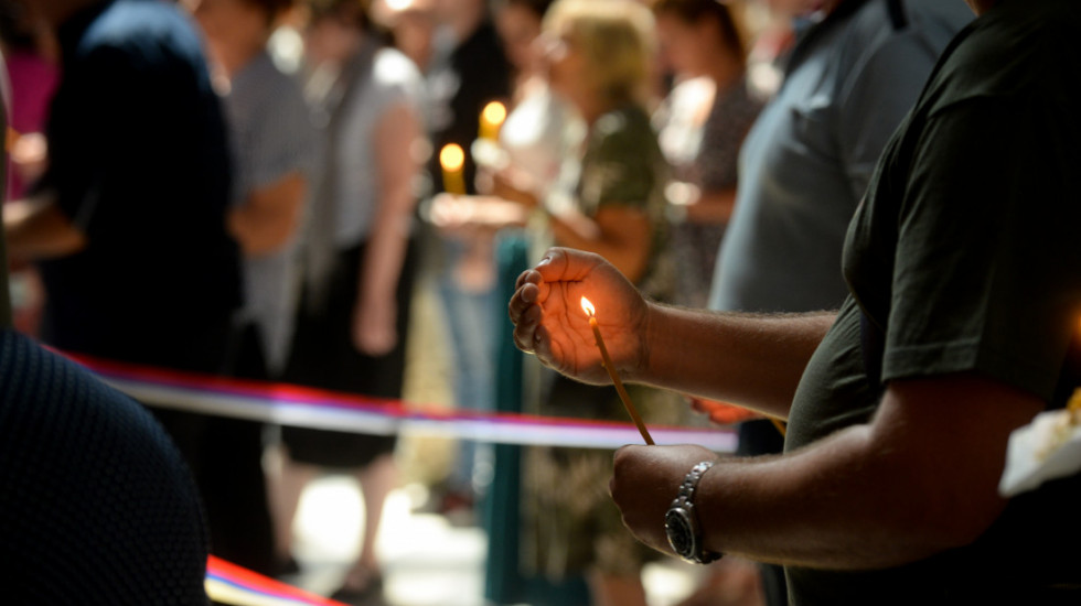 Danas su Velike zadušnice - dan molitve, sećanja i obilaska grobova pokojnika
