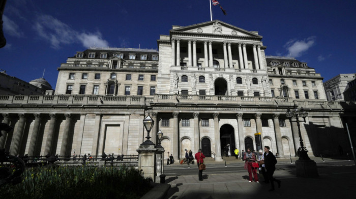 Banka Engleske podigla referentnu kamatnu stopu za 50 baznih poena, na 5,0 odsto