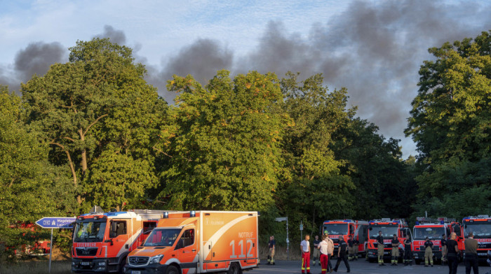 Ugašen šumski požar u Berlinu, ali je situacija i dalje opasna