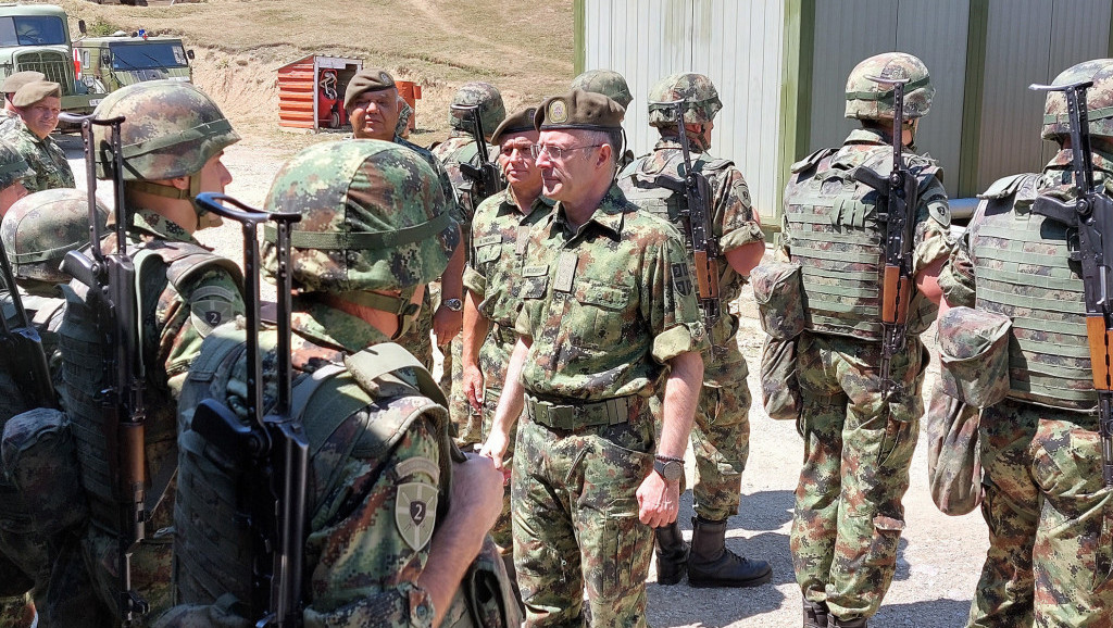 General Mojsilović obišao pripadnike VS: Visoka borbena gotovost u Kopnenoj zoni bezbednosti