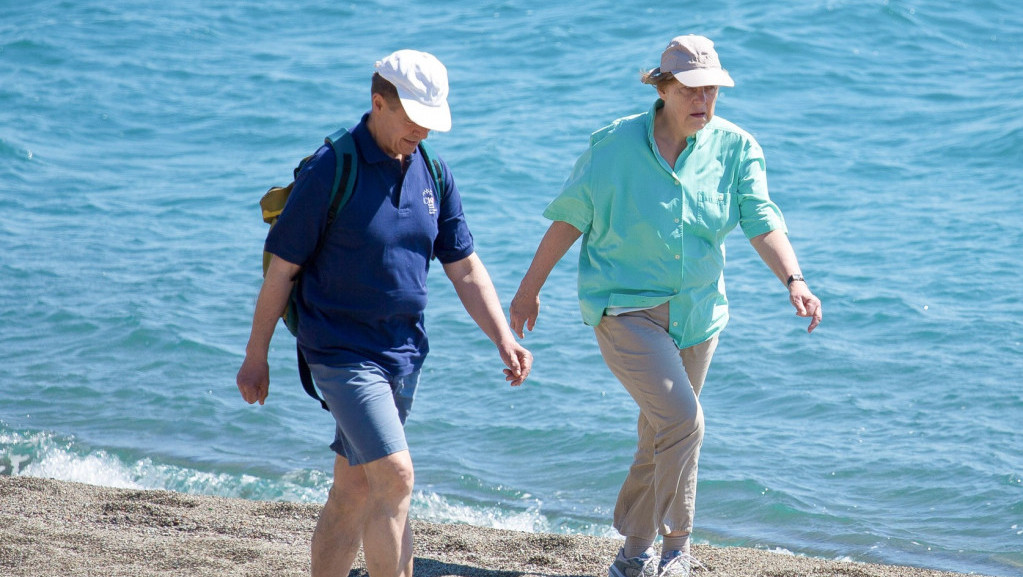 Angela Merkel sa suprugom na odmoru u Salcburgu, da bi imala mir koristi prezime supruga