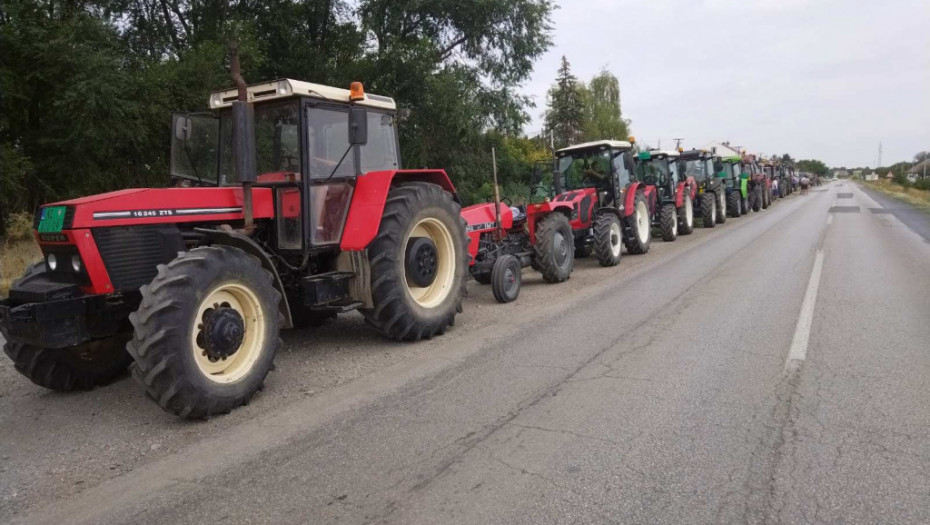 Protest poljoprivrednika u nekoliko gradova, traktori ispred Pokrajinske vlade - resorno ministarstvo poziva na razgovor