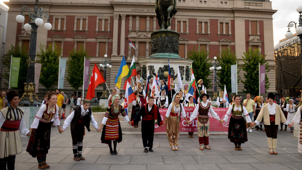 Međunarodni dečiji festival "Licidersko srce" najavljen defileom folklora u centru Beograda