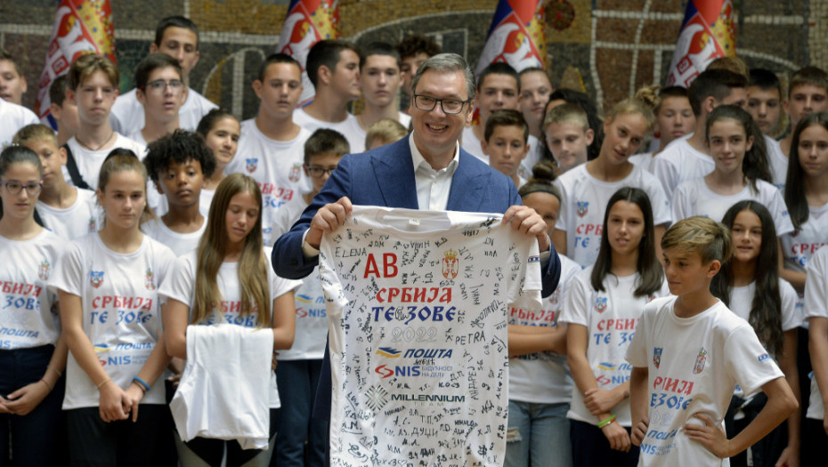 Predsednik Srbije Aleksandar Vučić ugostio sportiste iz kampa "Srbija te zove "