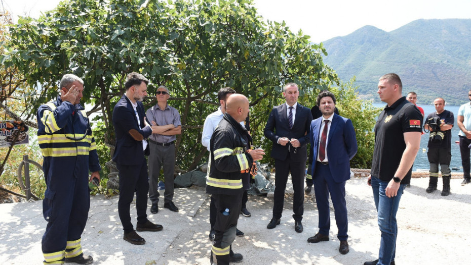 U Crnoj Gori i dalje aktivni požari: Vojni helikopter u Baru, Abazović obećao nagrade svima koji učestvu u gašenju