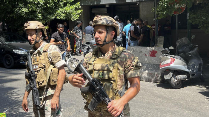 Privremeni ministar odbrane Libana ostao nepovređen nakon što su meci pogodili prozor njegovog automobila