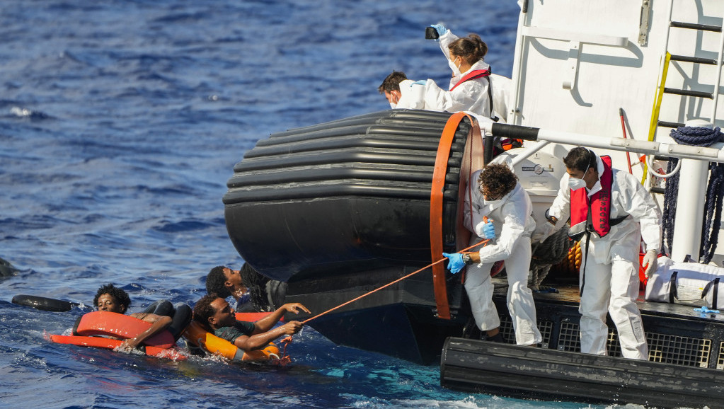 Španski humanitarci spasili 372 migranta na Mediteranu