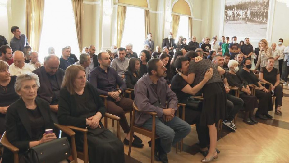 Održana komemoracija na Cetinju, javnost počela da postavlja pitanja: Da li je policija predugo čekala?