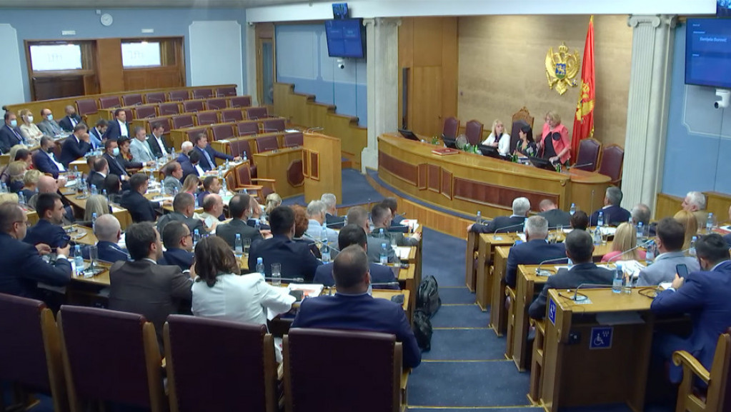 Poslanici Crne Gore u petak glasaju o inicijativi Đukanovića o skraćenju mandata Skupštine