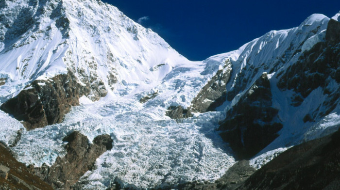 Najmanje desetoro stradalih na Himalajima posle lavine, za nestalima se još traga