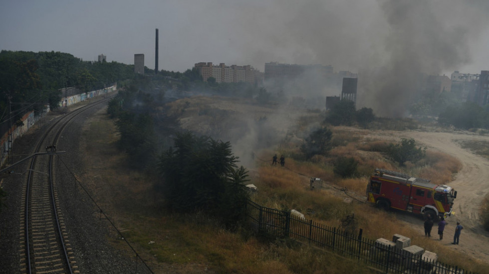 Šumski požar u Španiji zahvatio voz, ljudi iskakali kroz prozore, najmanje 20 povređenih