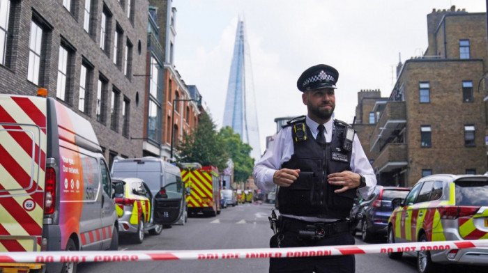 Veliki požar u centru Londona pod kontrolom, evakuisano nekoliko zgrada i obustavljen saobraćaj