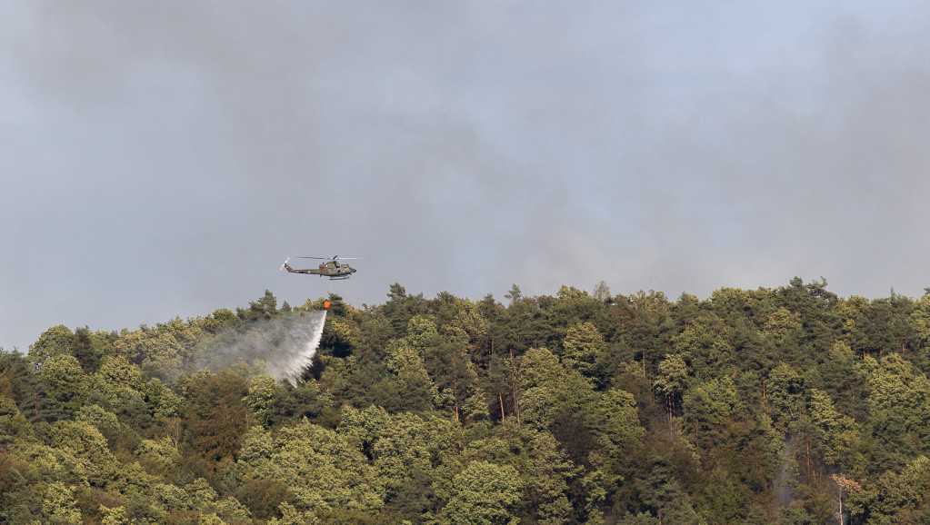 Požar kod Ljubljane, u gašenju pomažu vojni helikopteri