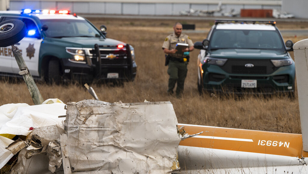 Sudar dva mala aviona u Kaliforniji, poginulo najmanje dvoje ljudi (FOTO)