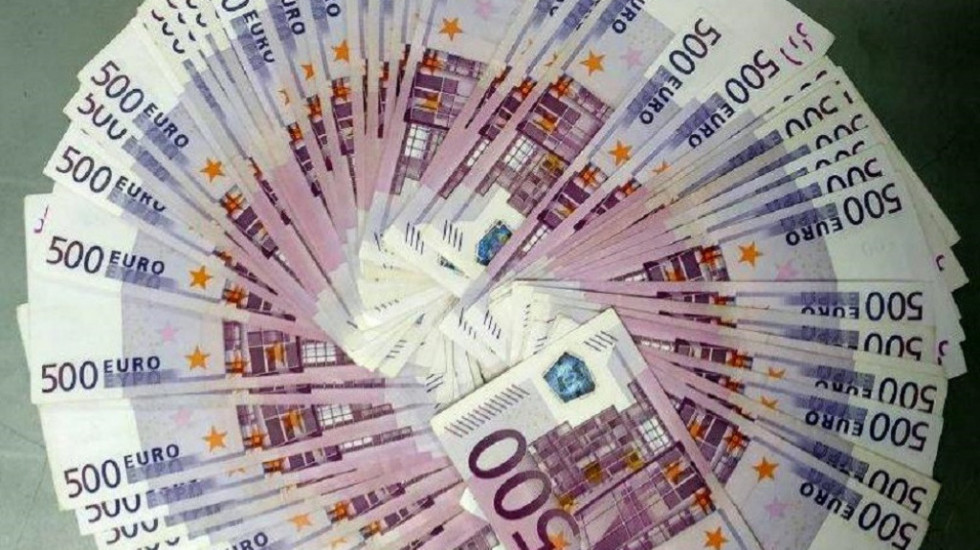 Carinici na Horgošu u nošenim patikama otkrili 55.000 evra