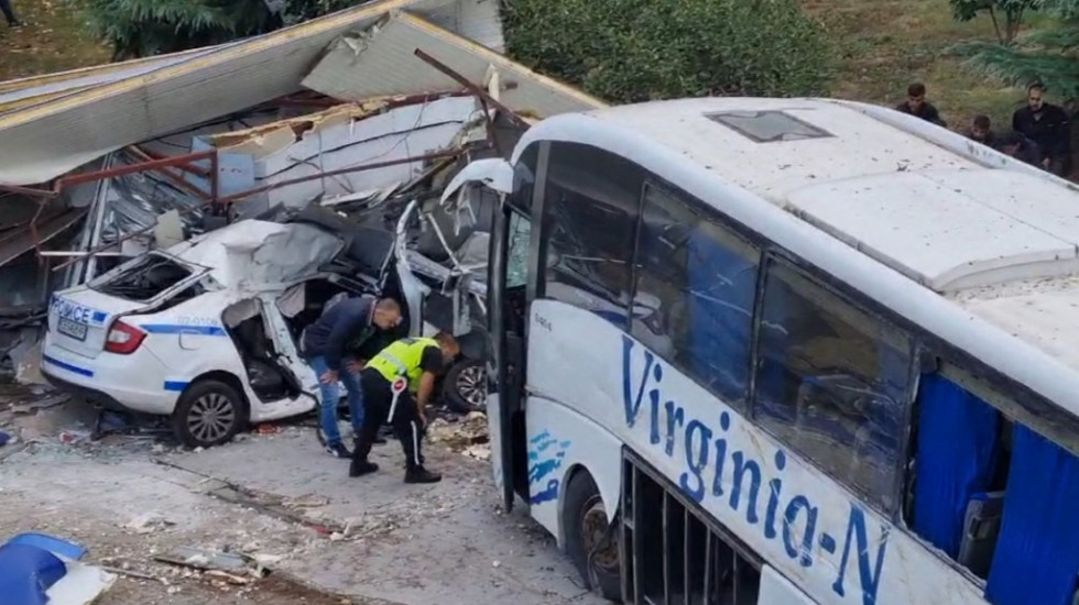 Poginula dva bugarska policajca, pokušali da zaustave autobus sa migrantima