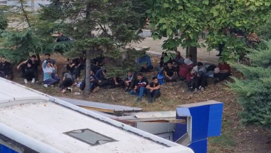 U napuštenom autobusu kod Sofije pronađeno 30 migranata, osam njih u komi