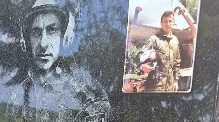 Pre 25 godina, braneći nebo nad Valjevom, poginuo je pilot Milenko Pavlović
