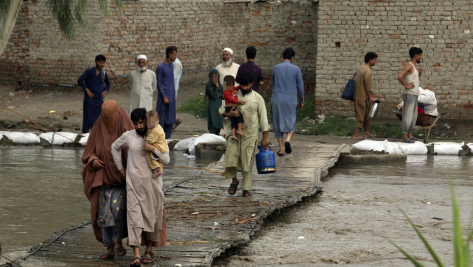 Pakistan apelovao na dalju međunarodnu pomoć zbog poplava: Poginulo više od 1.000 ljudi, a milioni su raseljeni
