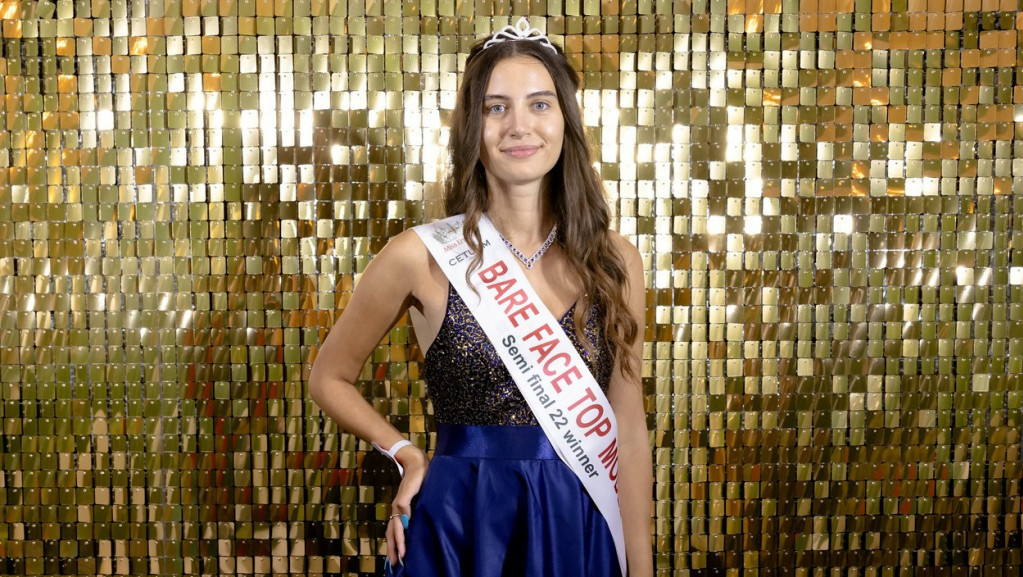 "Prigrlila sam svoje mrlje i nesavršenosti": Finalistkinja za mis Engleske prva u istoriji koja se takmiči bez šminke