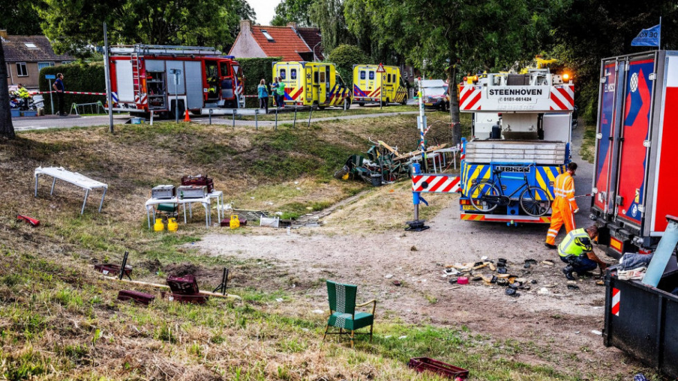 Tri osobe poginule kada je kamion uleteo u masu ljudi u Holandiji