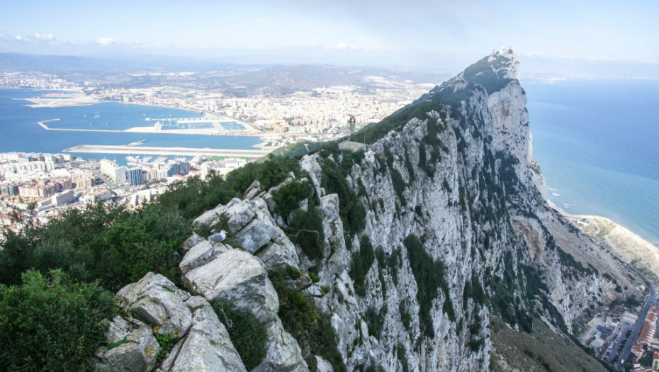 Španija i Evropska komisija poslale Britaniji predlog za status Gibraltara: "Zona zajedničkog napretka"