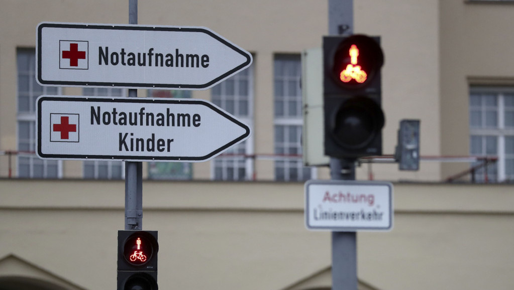 Stradala sedmogodišnja devojčica u Minhenu, kip od 200 kilograma joj pao na glavu