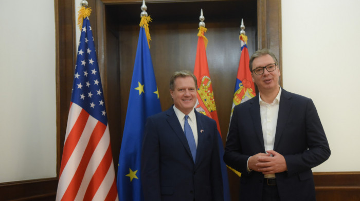 Vučić s američkim kongresmenom: Dijalog je jedini pravi put za postizanje održivog dogovora sa Prištinom