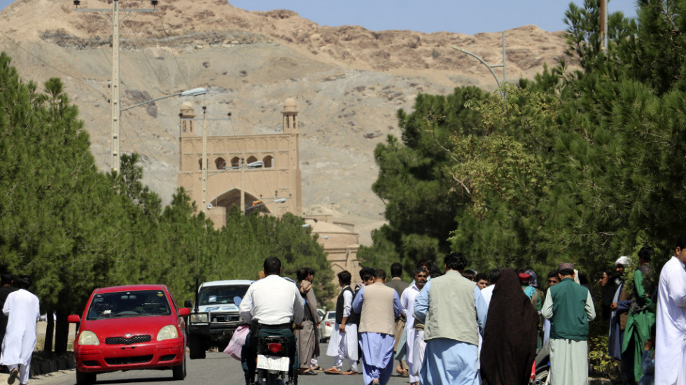 Eksplozija kod džamije u Avganistanu, stradalo najmanje 18 osoba