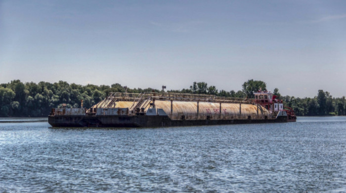 Barža na Dunavu kod Vinče oštetila nekoliko plovnih objekata